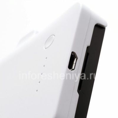 Чехол-аккумулятор для BlackBerry Z10, Белый Матовый: Чехол-аккумулятор для BlackBerry Z10 имеет все необходимы отверстия и вырезки для камеры, разъемов, элементов управления