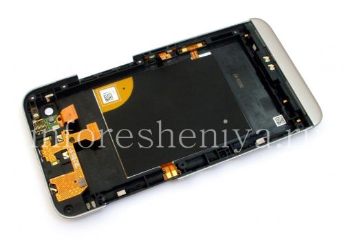 Photogallery for Der mittlere Teil des ursprünglichen Körpers bei der Montage mit der Felge für den Blackberry Z30, Silber / Schwarz product