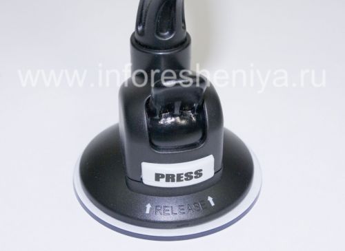 Галерея фотографий товара Фирменный держатель в автомобиль Krusell Windshield Holder для BlackBerry, Черный (Black)