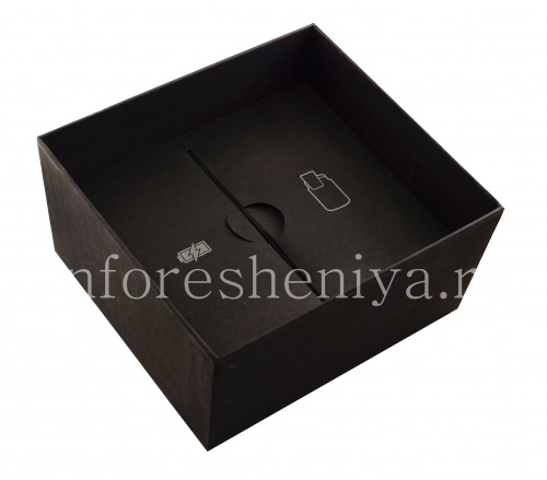 Галерея фотографий товара Коробка Смартфона BlackBerry 9900 Bold, Черный