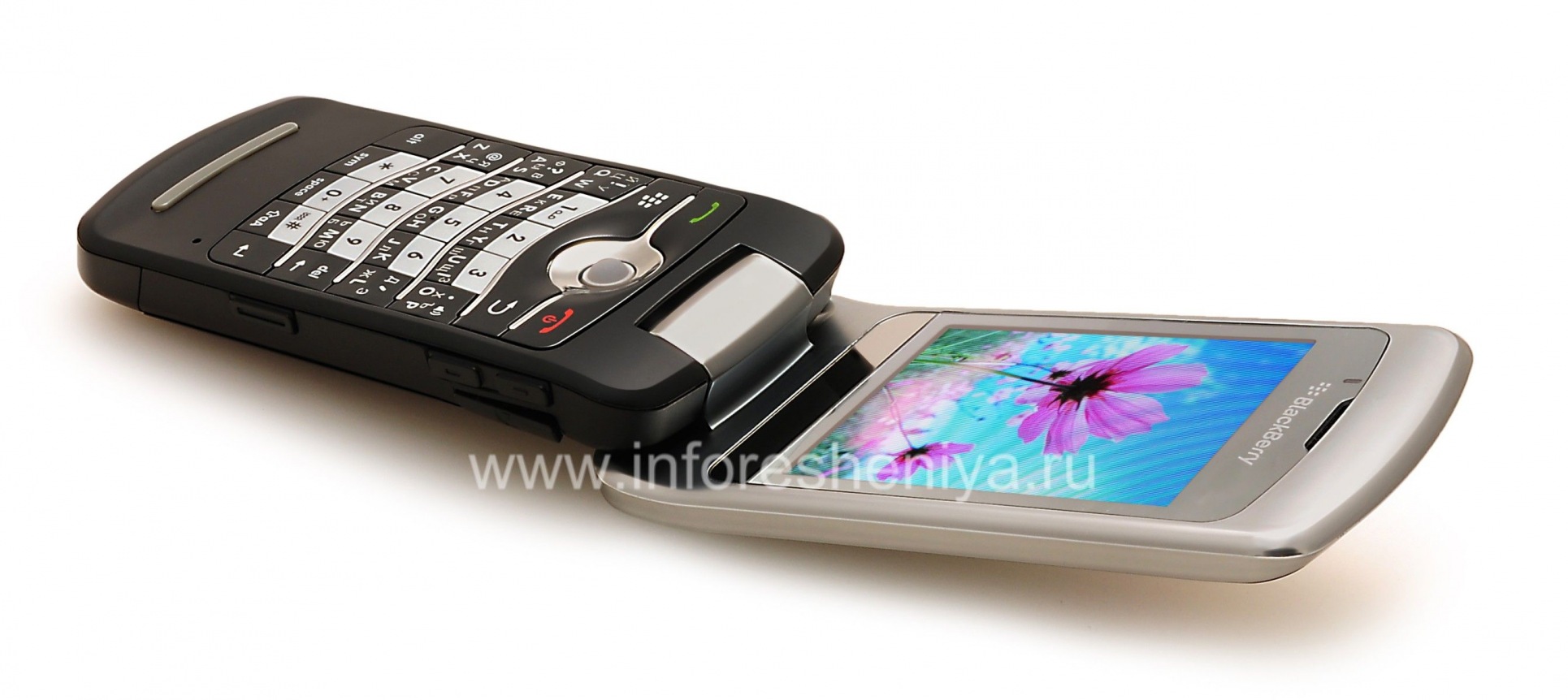 Photo 24 — Smartphone BlackBerry 8220 Pearl Flip, Black .