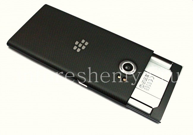 Смартфон BlackBerry Priv, Черный (Black): «Живая» фотография BlackBerry Priv: камера Schneider-Kreuznach (18 МПикс).