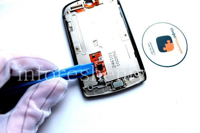 Разборка BlackBerry 9800/ 9810 Torch / BlackBerry 9800/ 9810 Torch Take Apart (Disassembly, Teardown): Here we are. / Вот как.