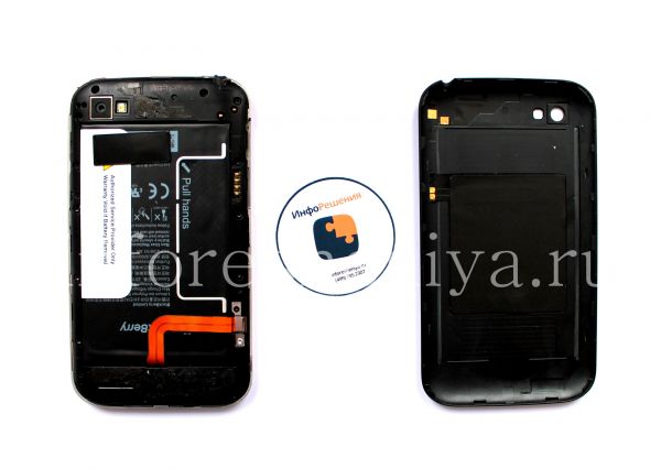 BlackBerry Classic Take Apart (Disassembly, Teardown): The battery door is removed.